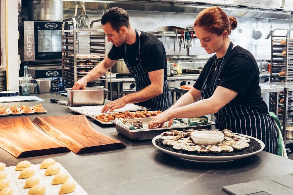 Rakúska gastronómia a turizmus sú existenčne závislé od pracovníkov zo zahraničia