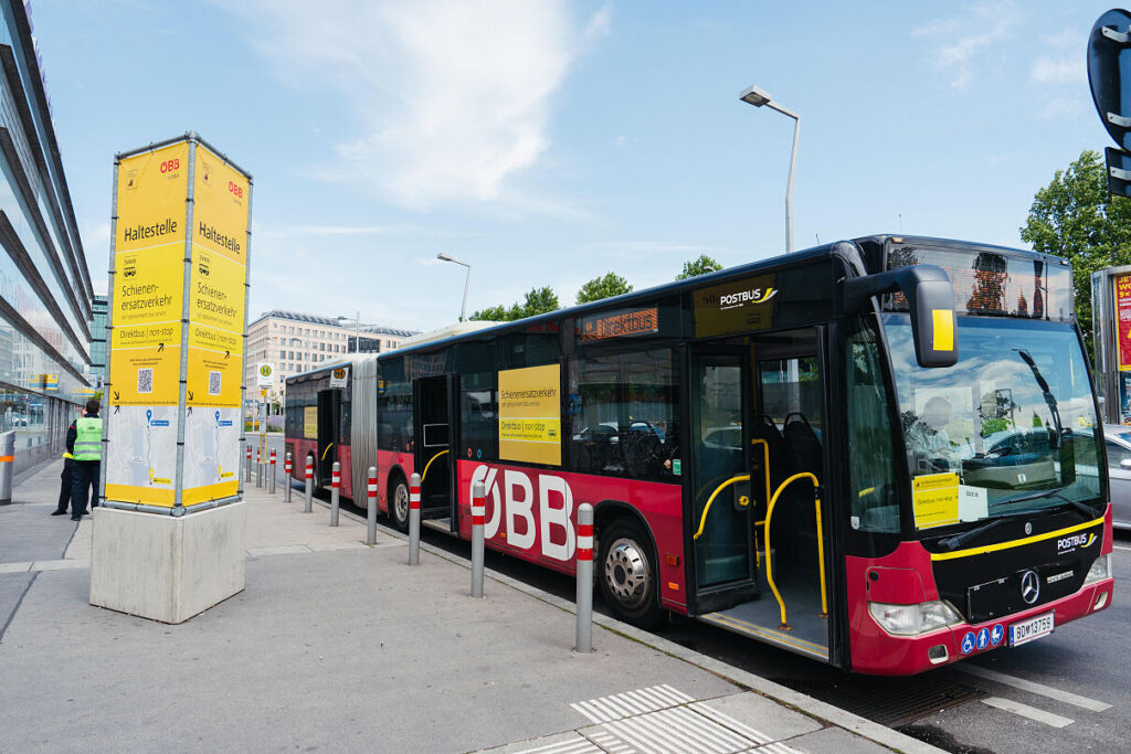 Gelbe Linie Schienenersatzverkehr (© ÖBB Lukas Leonte)