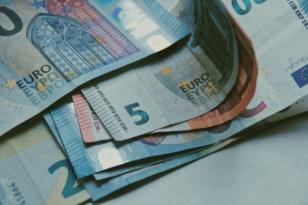 Stratili ste prácu v Rakúsku, no žijete na Slovensku? Pripravte sa na komunikáciu so slovenskými úradmi