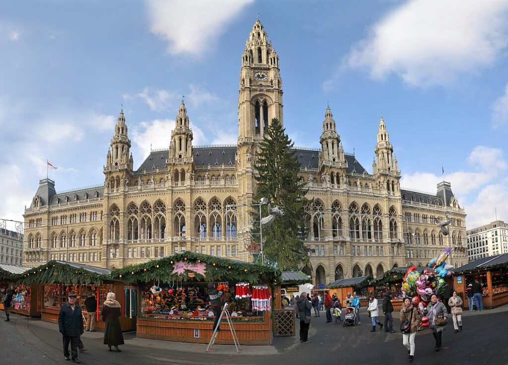 Rathaus Wien Christkindlmarkt Front Panorama