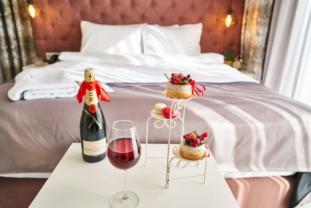 Finančný motor Alp: Kompletná analýza zárobkov, benefitov a uznávania praxe pre Slovákov v rakúskom hotelierstve