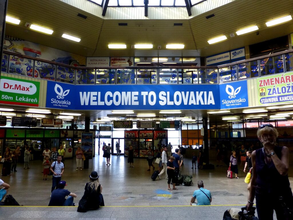 Cesta z Viedne do Bratislavy ako skok o polstoročie späť