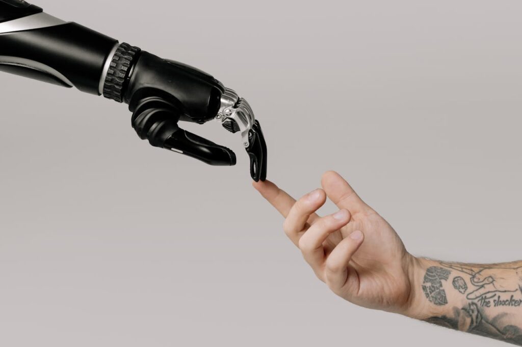Digitálne milenky a kódovaní manželia: Vymeníme čoskoro živých partnerov za bezchybný softvér?