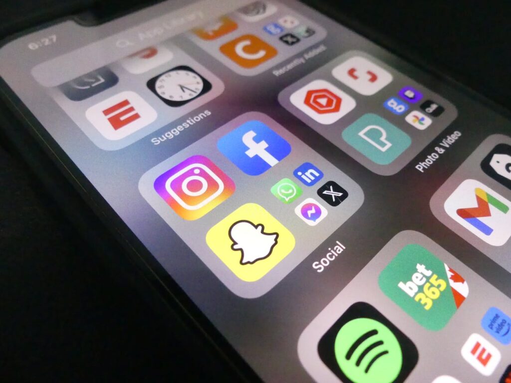 Rakúsko plánuje obmedziť sociálne siete pre deti do 14 rokov