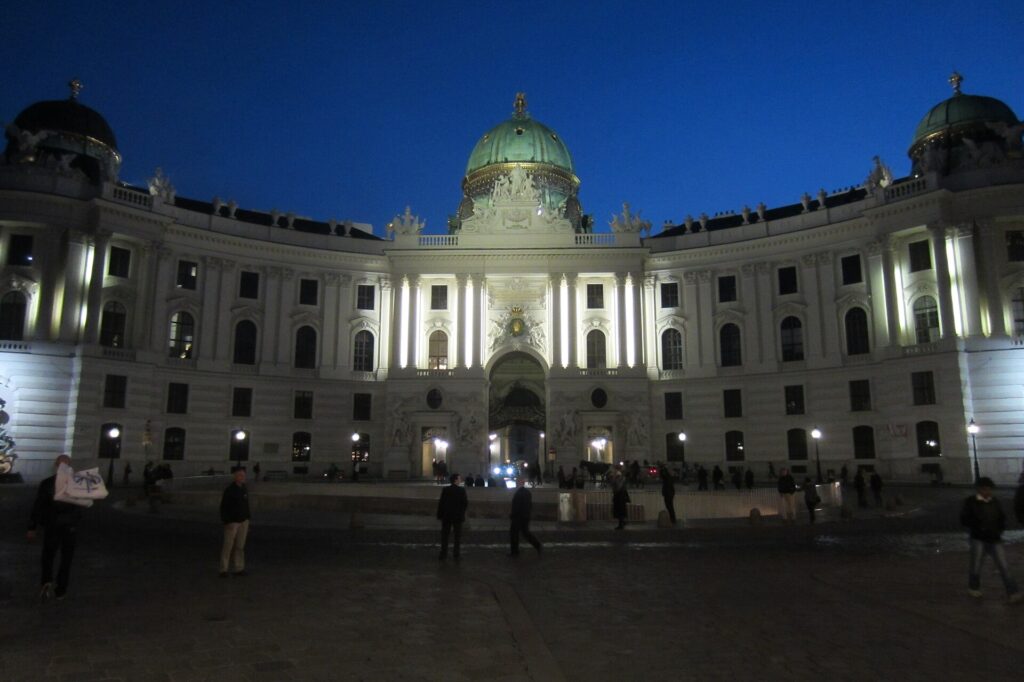 Hofburg: Impérium moci a kultúry v srdci Viedne