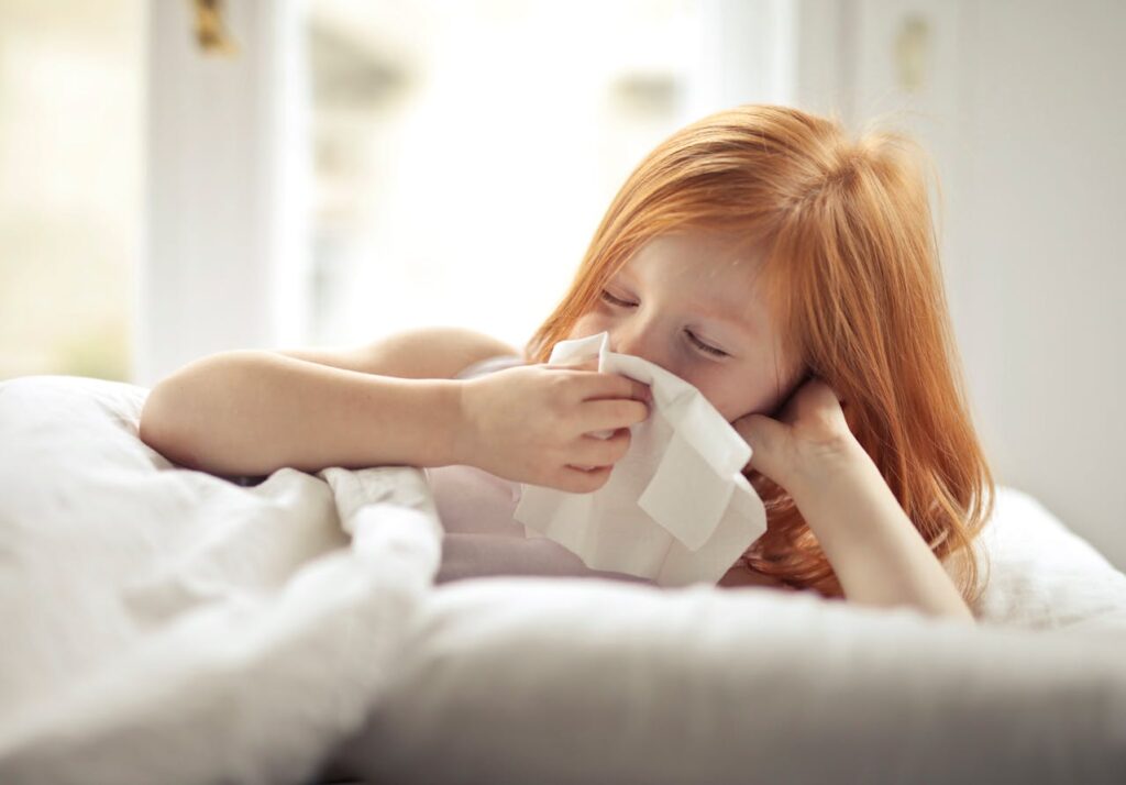 Sezóna alergií v Rakúsku: Kompletný sprievodca od digitálnej prevencie po špičkovú liečbu