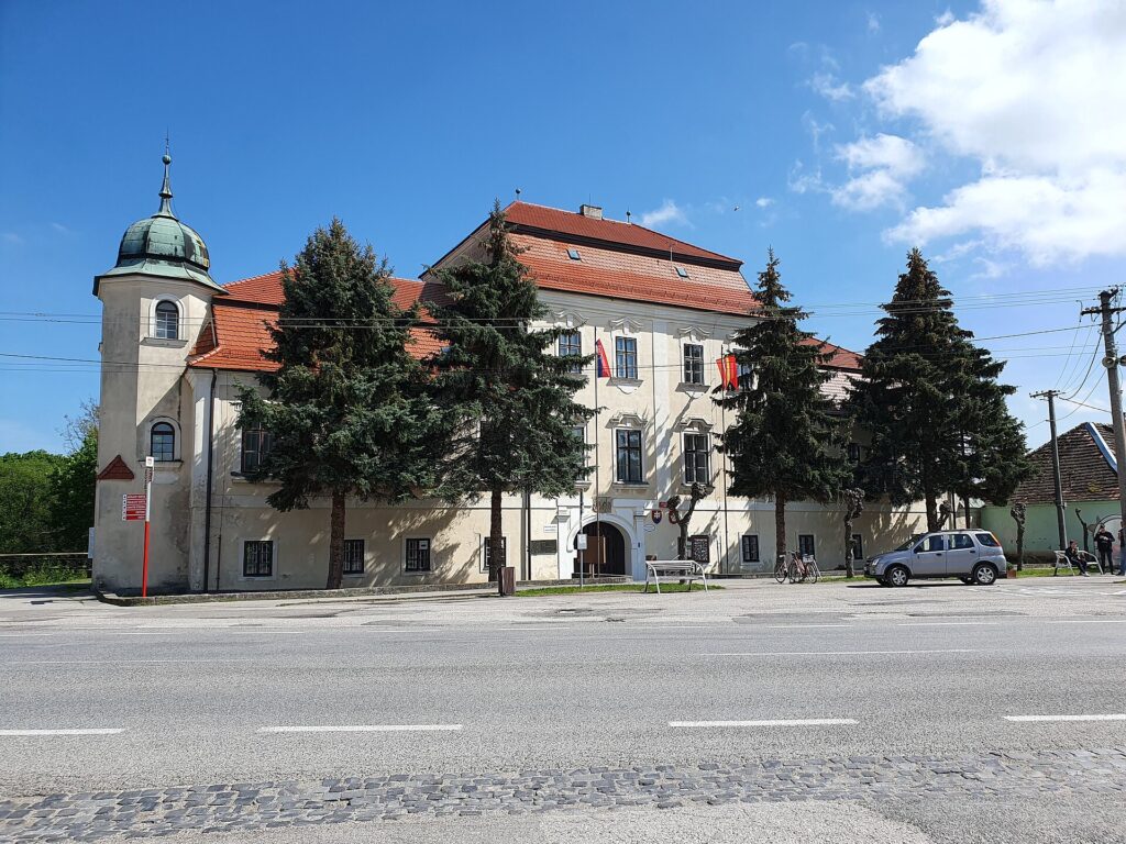 Život v službách panstva a nečakané stretnutie po rokoch