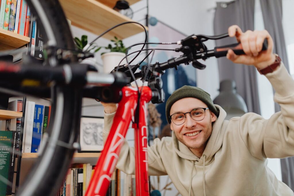 Viedenská ofenzíva proti odpadu: Reparaturbon je späť, mesto chce zachrániť tisíce bicyklov aj starý nábytok