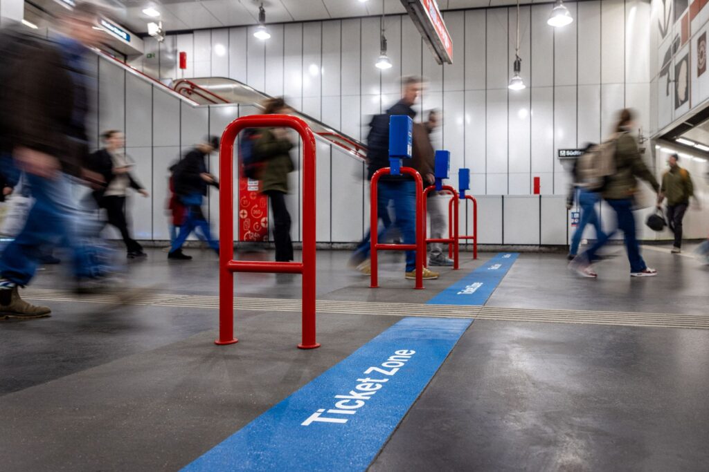 Koniec výhovorkám v podchodoch: Viedeň zavádza „Ticket Zone“, ktorú neprehliadnete