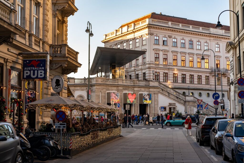 Pečené holuby do úst nepadajú: Život v Rakúsku nebol prechádzka ružovou záhradou