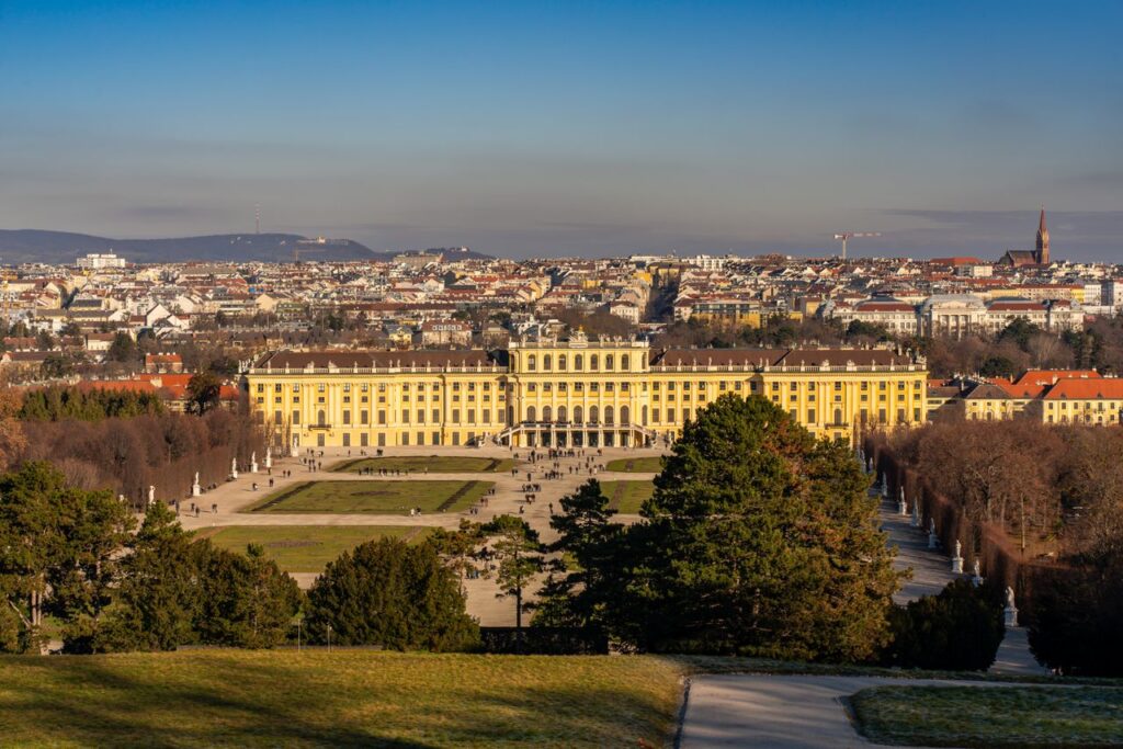 Architektúra moci a falošné dejiny: Čo pred vami tají viedenský Schönbrunn?