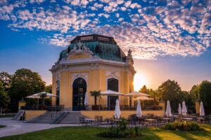 Klenot uprostred kráľovstva zvierat: Viedenský Kaiserpavillon miesto, kde sa história podáva na tanieri
