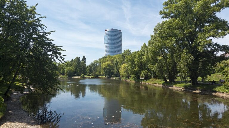 1280px Wien 21 Wasserpark b