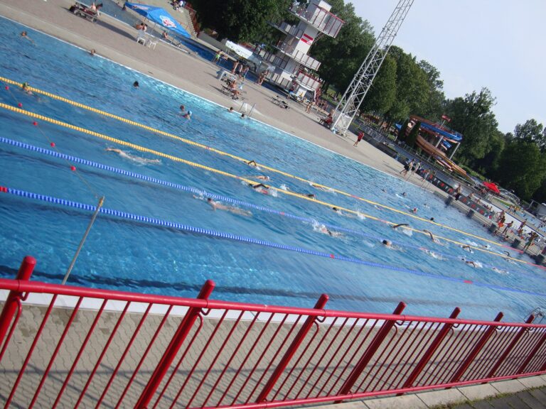 1920px Stadionbad